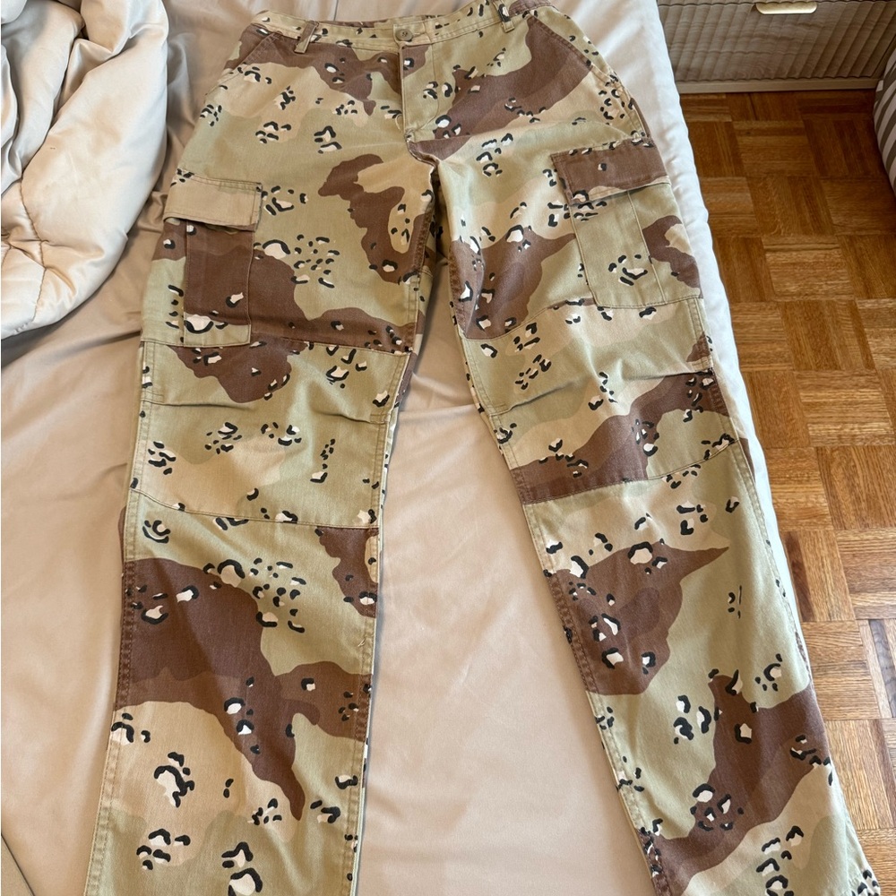 Women’s Camouflage Cargo Pants